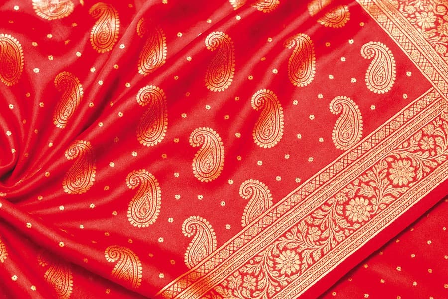 How online festive saree shopping drowns out local heritage