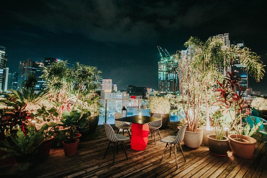 Beneath the sky, with nature: Dhaka's top rooftop restaurants