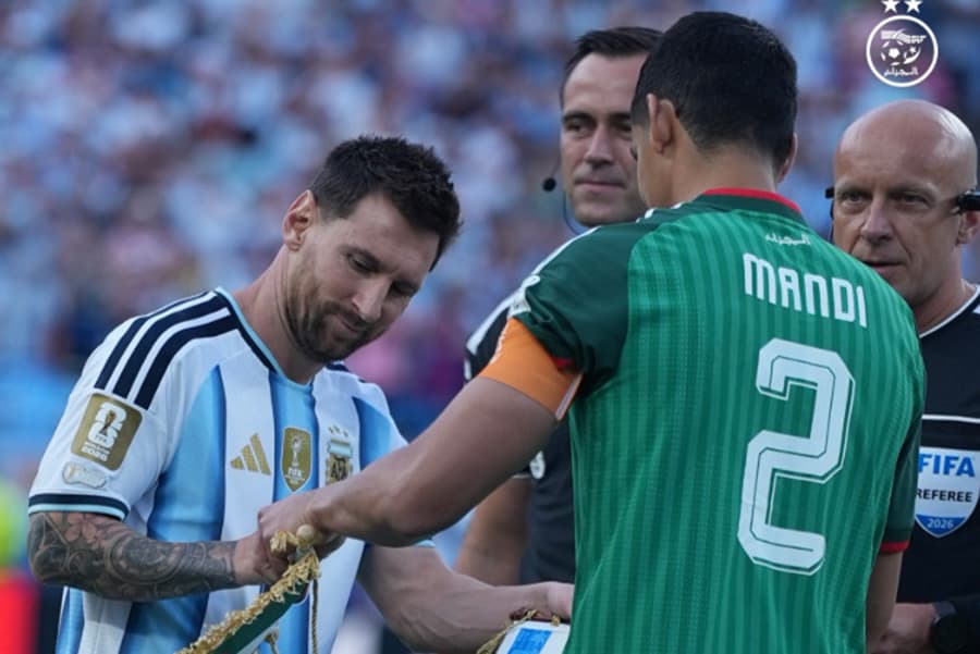 'Messi is probably the best player of all time,' says Aïssa Mandi