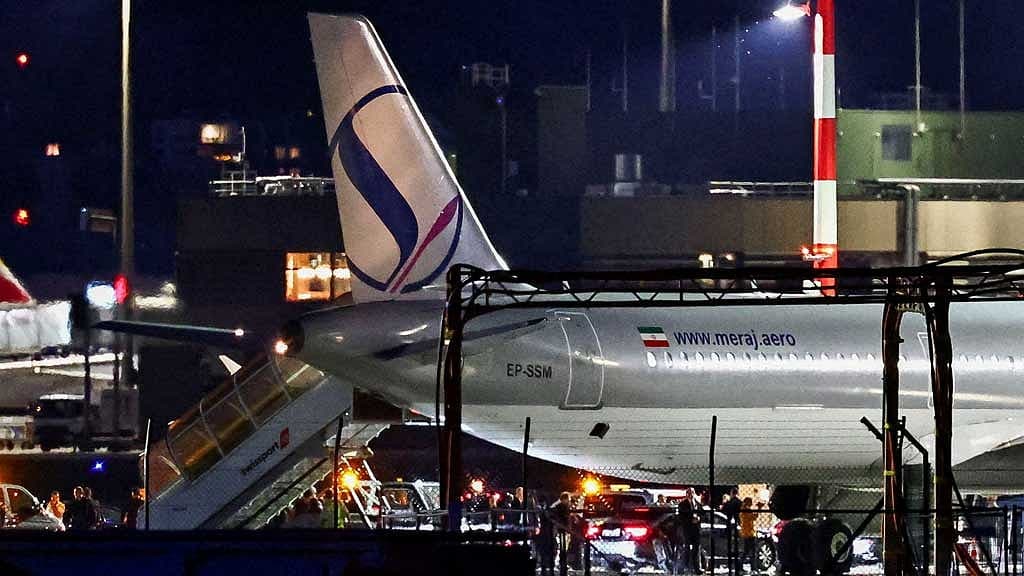 Vance arrives in Switzerland for Iran peace talks with Hormuz in spotlight