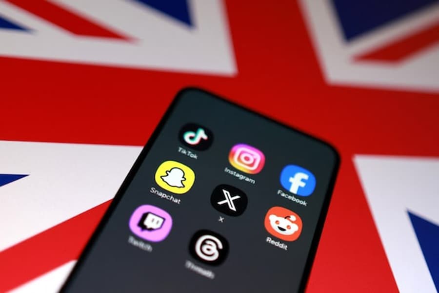 UK considers forcing social media firms to prioritise trusted news