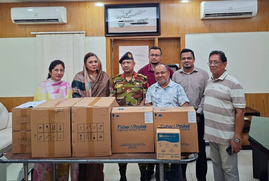 BEACON Bangladesh delivers medical equipment to CMCH for measles treatment