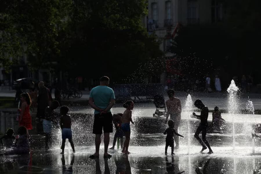 Europeans told to protect themselves as deadly heatwave takes its toll