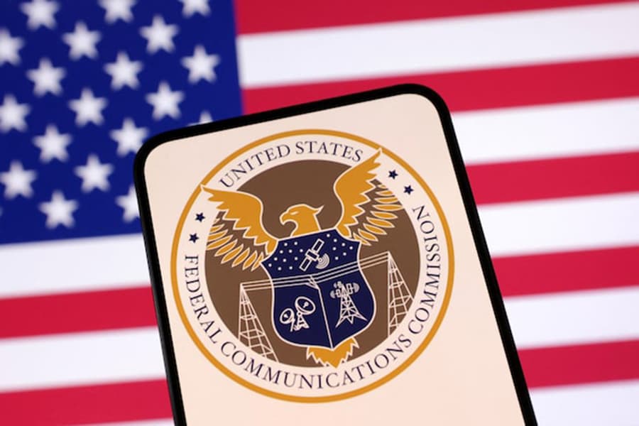 US expands ban on Chinese technology goods