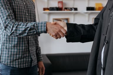 How to leave a brilliant first impression without trying too hard