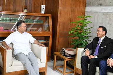 PM asks Banglalink to consider lowering internet prices