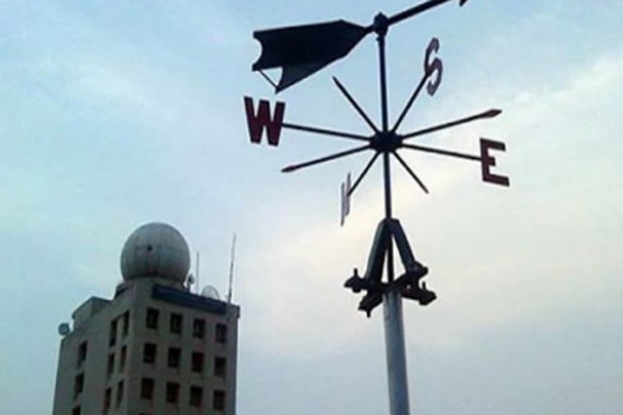 Met Office issues lightning, thundershower alerts for 6 districts