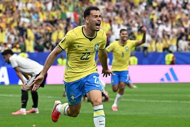 Martinelli to the rescue as Brazil edge Japan 2-1 in last 32