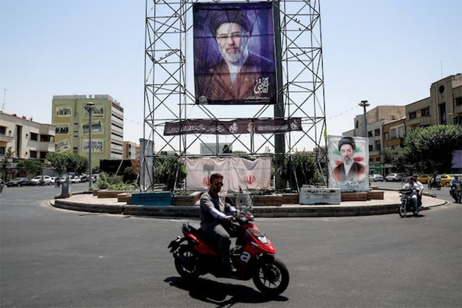 US and Iran negotiators head to Doha, but meeting uncertain