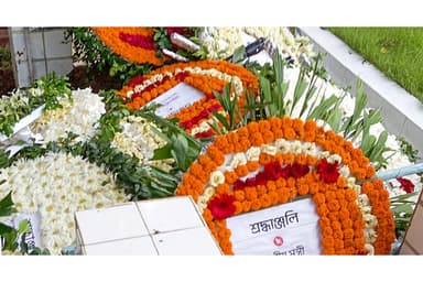 Mustafa Monwar laid to eternal rest in Banani