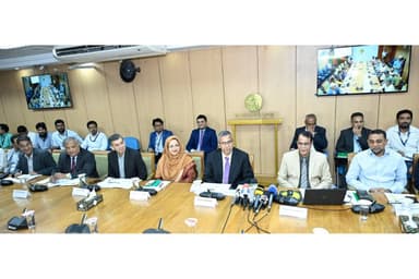 BB chief urges all to refrain from speculation about Islami Bank
