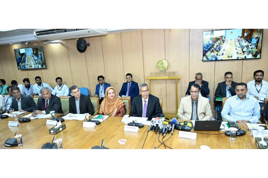 BB chief urges all to refrain from speculation about Islami Bank