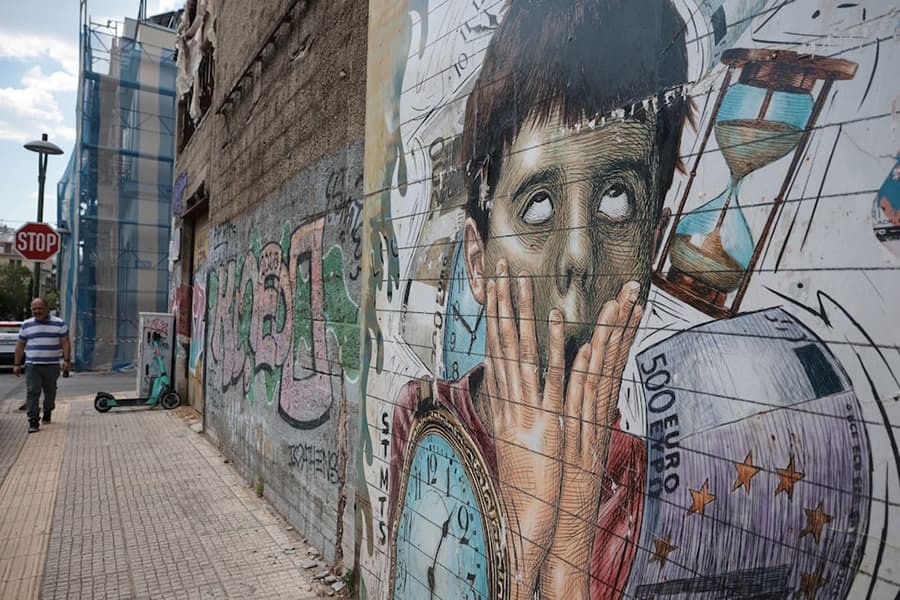 A million vintage loans slow Greece's economic recovery
