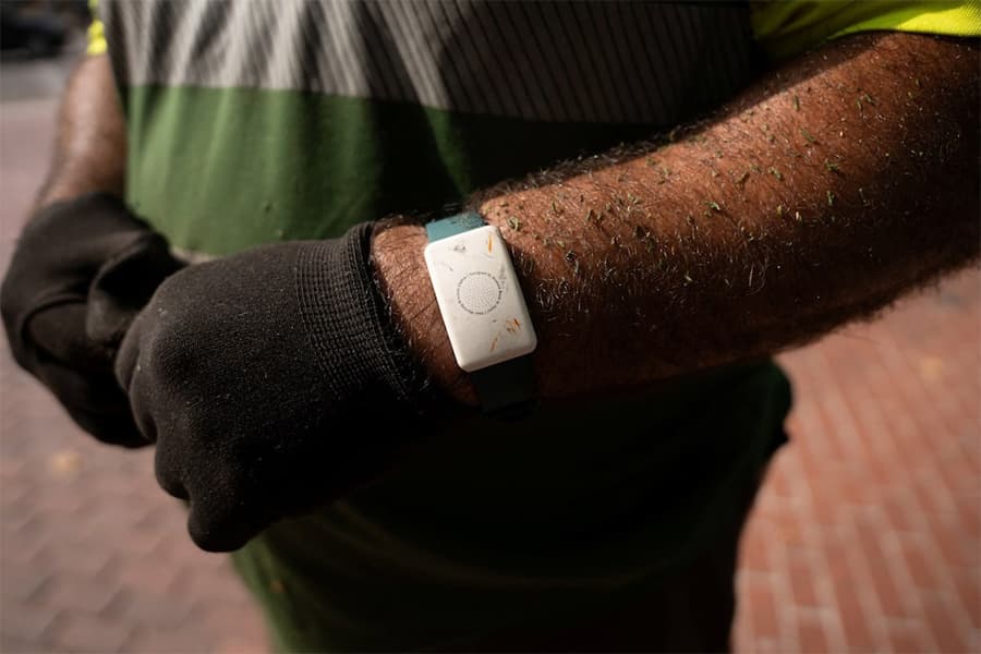 Barcelona introduces heat-monitoring bracelets for its outdoor workers