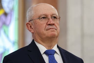 Moldova's Prime Minister Munteanu steps down