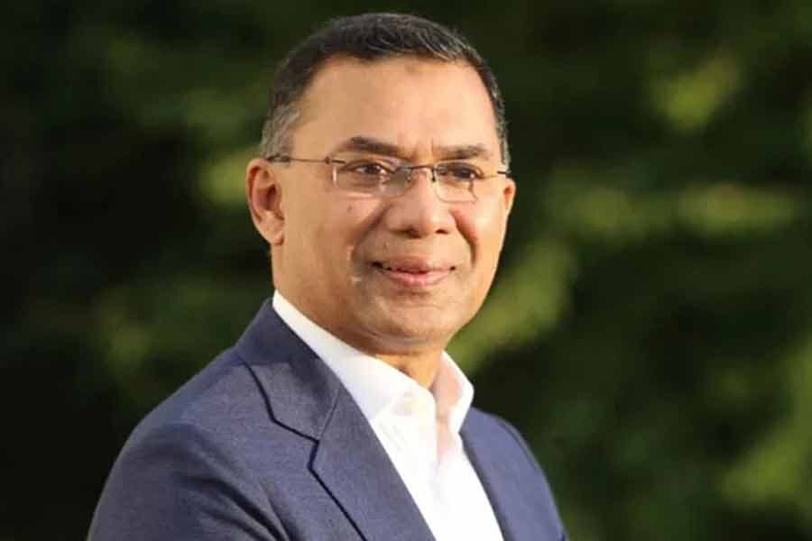 PM urges students to prepare for greater role in nation-building