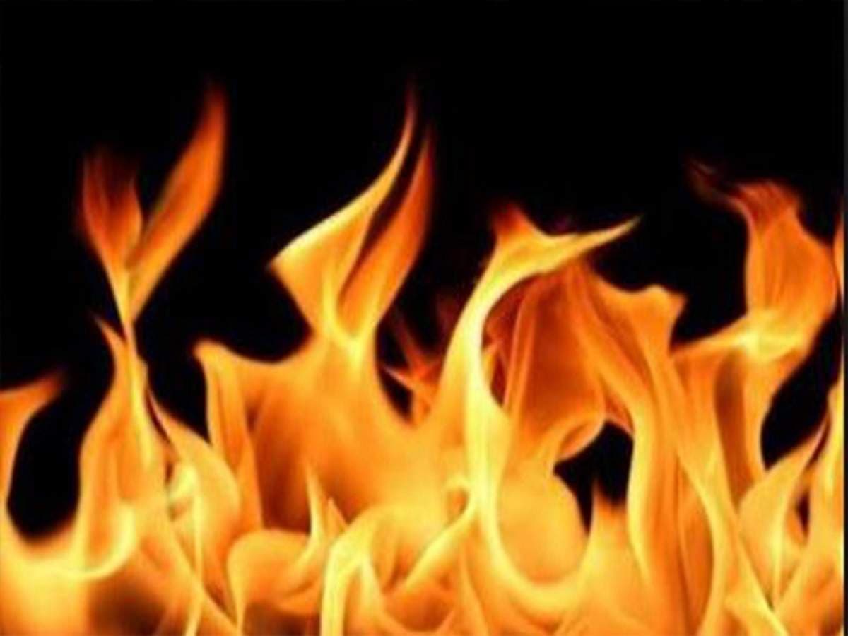 Fire breaks out at Chawkbazar market