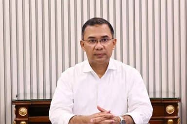 Govt prohibits use of PM's image on banners, billboards for official events