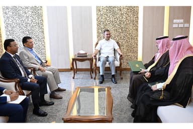 Saudi envoy meets PM, hands over Crown Prince's letter