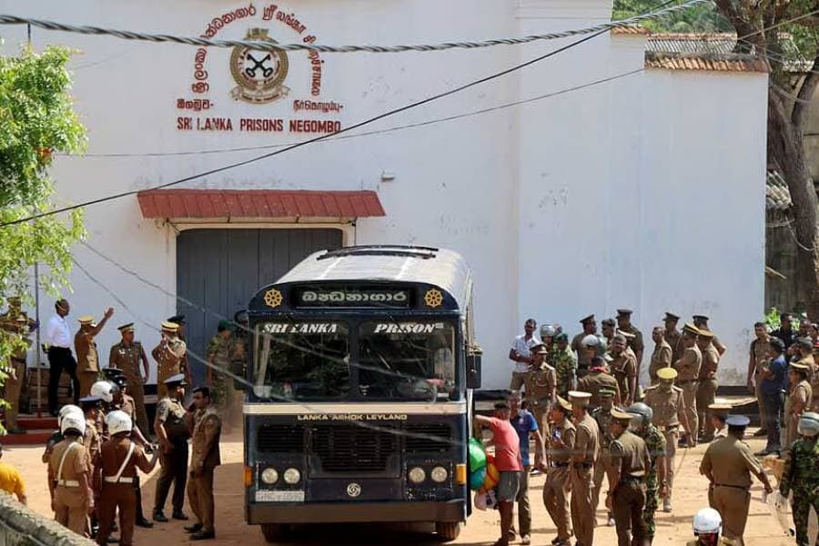 Clashes escalate at Sri Lanka prison to leave 25 dead, many more injured