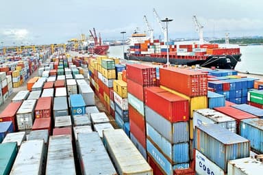 200 high-risk import containers remain untraceable at Ctg Port