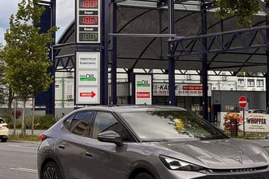 US oil companies see big profit jump, gird for clash over pump prices with Trump